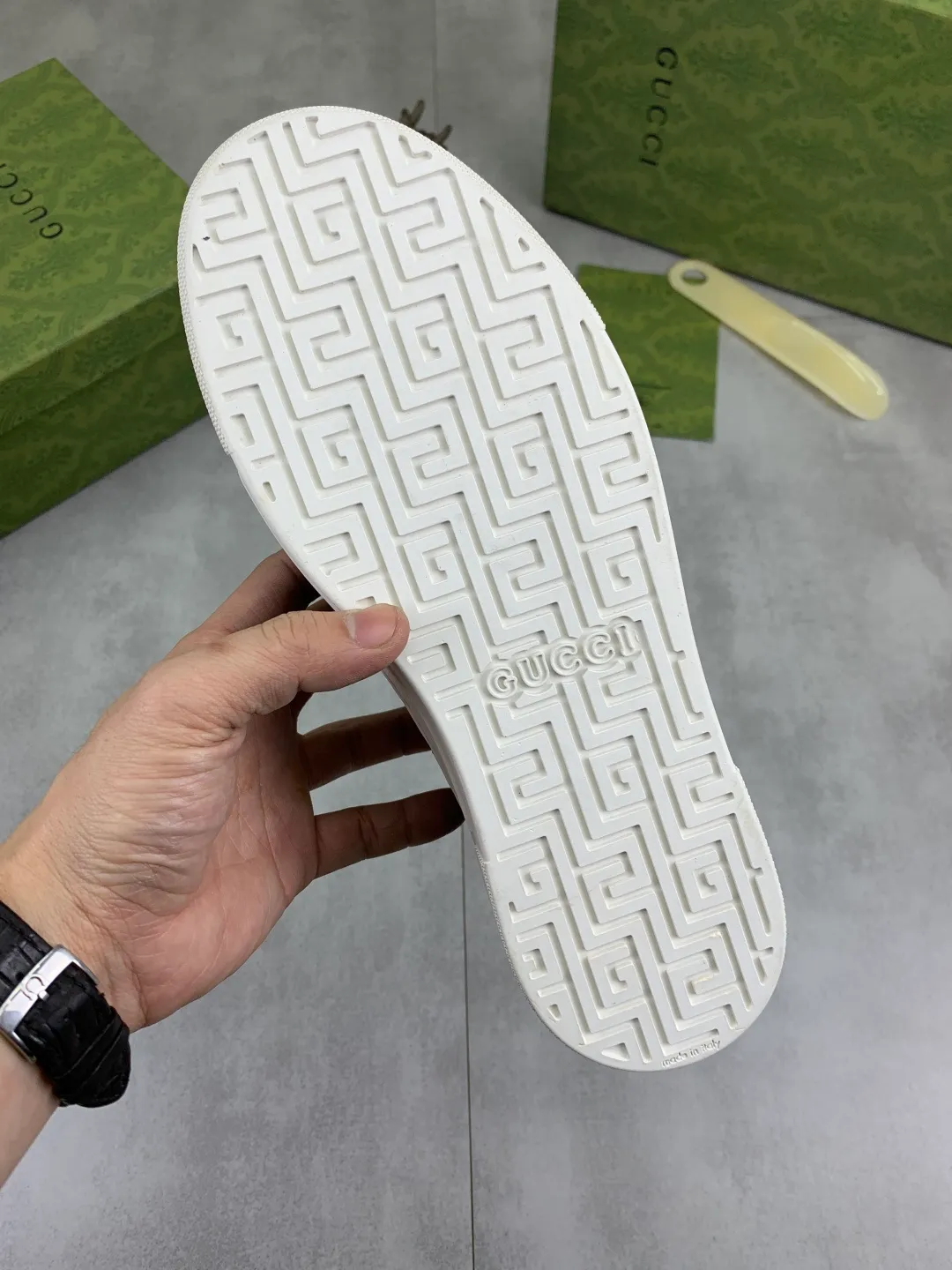 Men's men's shoes P400💰【New style】🆘 The latest model from Gucci's official website🎁Classic casual and fashionable men's shoes👟Hot style💥The style is simple and elegant, exclusive for trendy men. Unique official website's latest brand elements👑Gucci original decoration, fashionable and generous, the fabric is made of original soft calfskin➕Comfortable soft sheepskin lining ✅The official website specifies wear-resistant rubber outsole_full of elasticity, classic model taken in real life🎬Color: 2️⃣colors available😍Number: 38-44